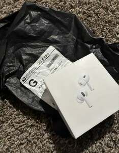 AirPods Pro 2nd Gen with MagSafe Wireless Charging Case (USB-C)